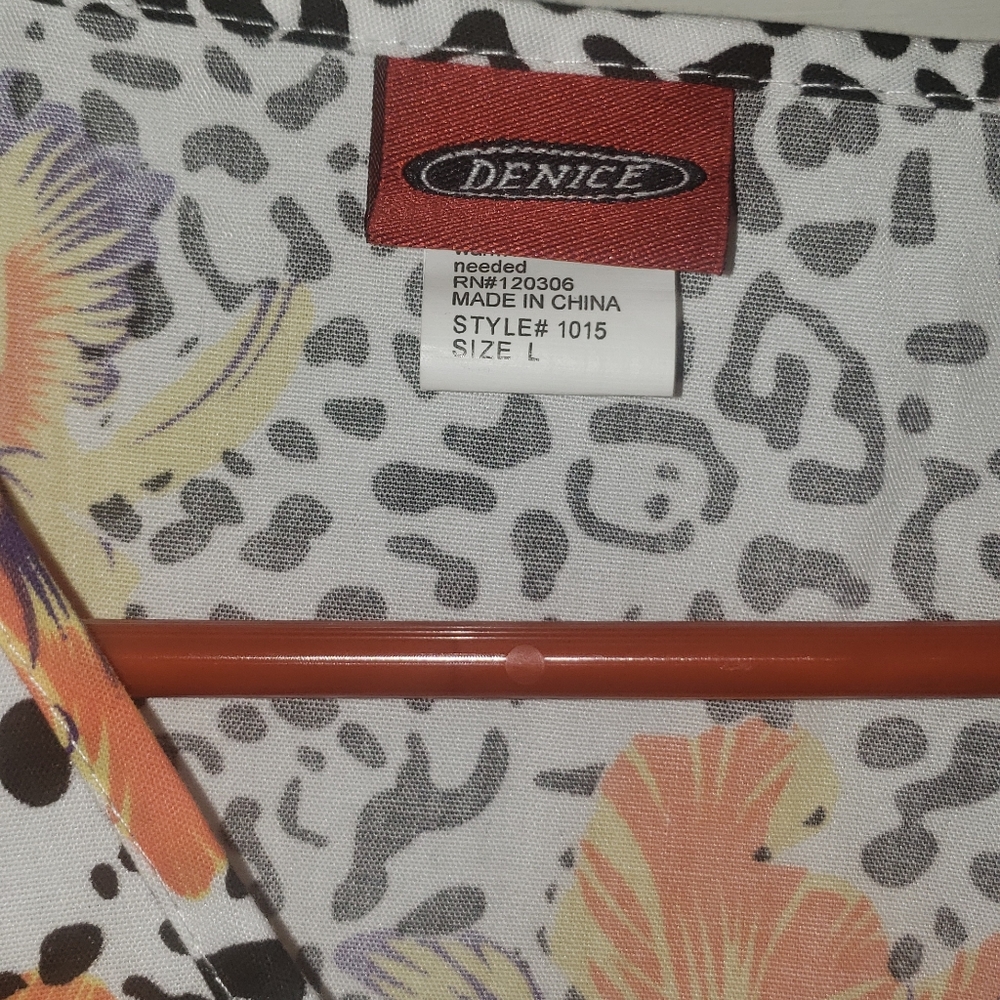Scrub top - Picture 4 of 5